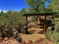 The Chi-Treehouse (Very Civilized Glamping at Sunny Mellow Eco Villa - Villas