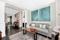 Garden Retreat on Carroll Creek + Free Parking