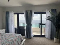 Beachfront Oasis! 2BR,2BA with Private Beach Access and free upfront parking.