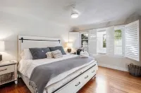 Spanish Home: Steps to Beach & 2nd St-Quiet Part of Belmont Shores - Bungalows