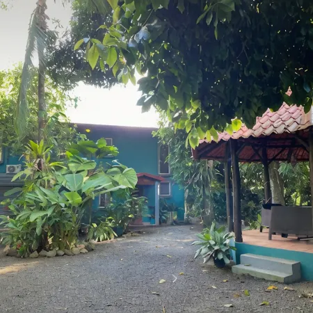 Slice Of Paradise Beach Bungalow, sleeps 2 - 5, full kitchen, 2 baths, AC, &more