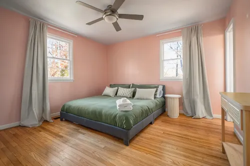 Renovated lakefront home, minutes to downtown Raleigh! - วิว
