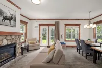 Charming One Bedroom at Snowbridge- Blue Mountain