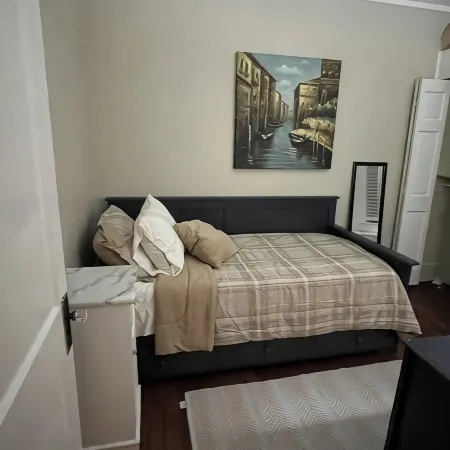 Charmer 2bed house fenced in Broken Arrow. Rose District 1 block off Main pet ok