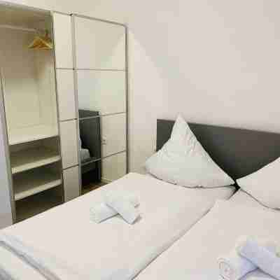 Modern vacation home in the countryside and close to the city! Rooms