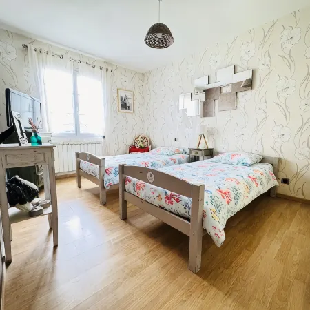 HOUSE 15 MIN. AWAY THE BEACHES OF THE ROYANNAIS COAST - IDEAL ENVIRONMENT FOR FAMILIES