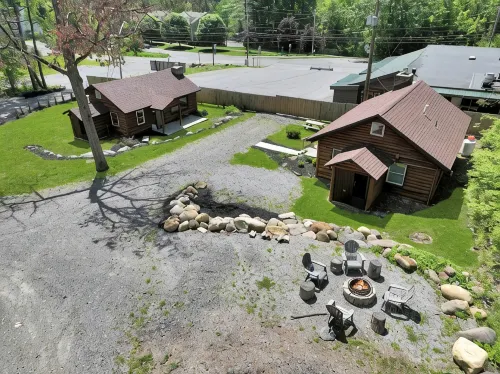 Walk to Beach - Close to Town - Pet Friendly Cabin - Chalets