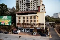 Pratham Inn by Downtown Hotel - bar