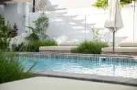The Grand Hotel Robertson - Pools