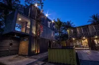 Ducati Bike Box Hotel -  โฮสเทล