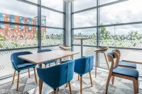 Holiday Inn Express BIRMINGHAM - WALSALL by IHG - parking