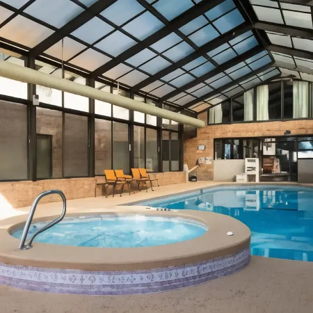 Comfort Inn & Suites Perry National Fairgrounds Area Отели в г. Перри