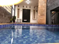Raden Hill Villa N Pool -  Holiday Villas