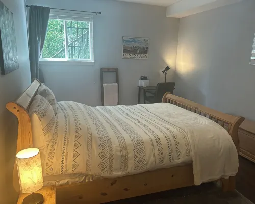 Quiet Private Suite in a Forest Setting w/Parking | Great Value, Near Vancouver. Hotels in Maple Ridge