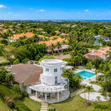 Luxury Private Villa in Cocotal, Pool Golf, Events, Beach Club Access