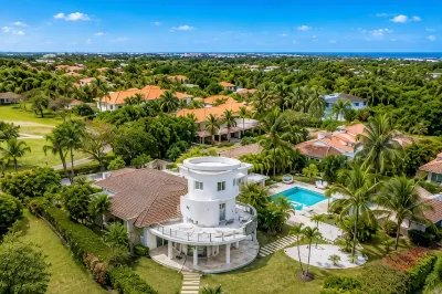 Luxury Private Villa in Cocotal, Pool Golf, Events, Beach Club Access Отели в г. 