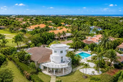 Luxury Private Villa in Cocotal, Pool Golf, Events, Beach Club Access