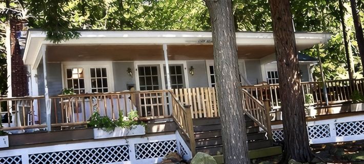 10+ Spacious Cape on Winnipesaukee Island. Private Peninsula. Sunset Views. Hotels in Meredith
