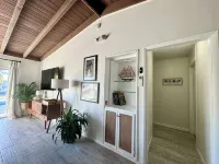 SC2 11th ST. in Kcb. Best Home Away from Home – 2Br/2BA with Private Pool & Dock