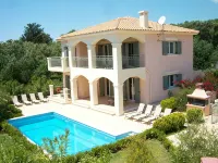 Short walk to the beach ,Four bedrooms four   bathrooms sleeps 8 - 3-Star