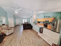 🍹🌞 Tropical Paradise! Heated Pool, Boat Parking, Near Beaches! - 4-Star