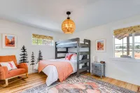 2 Bedroom Near Zion•Bryce•Wave: Hot Tub, Dining/Patio & Games - Red Rock Views! - Balcony