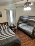 Spacious 1-Bedroom Alaskan Cabin in the hills.
