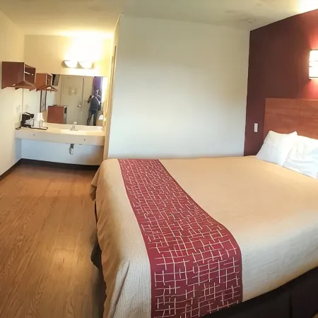 Bastrop Inn
