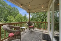 Cozy Yet Modern Cottage. Pet Friendly. 1.3 Miles to Town. Mountain Views. - 3-Star
