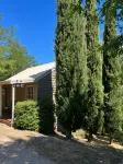 Blue Cliffs Retreat - Inns
