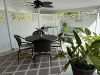 PRIVATE HEATED POOL! 150 Steps to Beach! No property management fees! - 4 estrellas