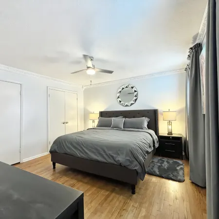 30 Min to OU!  Spacious 5 Bedroom Home with Private Pool and Hot Tub