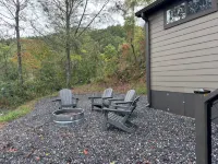 Charming Tiny Home with WiFi and AC in beautiful Cowee Valley Franklin Nc - シャレー