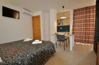 Aparthotel Safari - Pools
