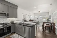 Hill Country Hideout - Cozy 2 bedroom 2 Bath Townhome off of Main Street - 3 tähden