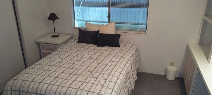 Renovated,clean,comfortable,trailer on canal with Lake Okeechobee access. Hotels in Okeechobee County