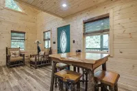 Mountain-side Cabin with hot tub on 4 acres! - 4つ星