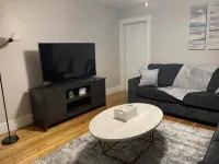 Wonderful new cozy 3 bedroom min from the casino - พร้อมWifi