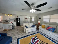 Fantastic 3/2 near OU, fully stocked, 4 TVs, W/D - 3-Star