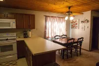 ANGEL FIRE ONE BEDROOM EASY WALK TO SKI LIFT!!