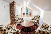 NEAR THE FRENCH QUARTER, SAFEST NEIGHBORHOOD Sleeps 8-16 - Wi-Fi