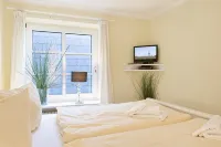 Beach, walk! next door <br>Ideal for train travelers <br> - Bathtub