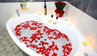 Pinky Marine Pension - Hot Tub