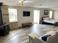 Riverview Villa - Hot Tub - Beach - River Views Hotels in Bellevue