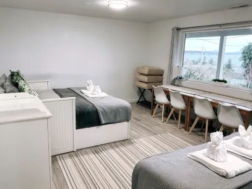 Sunrise Camano View Retreat: HotTub, Grill, Games, Pet & Family-Friendly!