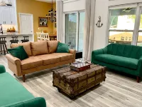 Sanford's Seahaven: fully fenced yard, outdoor dining, close to downtown! - 4-Star