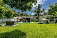 Casa Bella - 5 BR Villa in Miami with Pool, Mini-Golf, Basketball+ - Pools