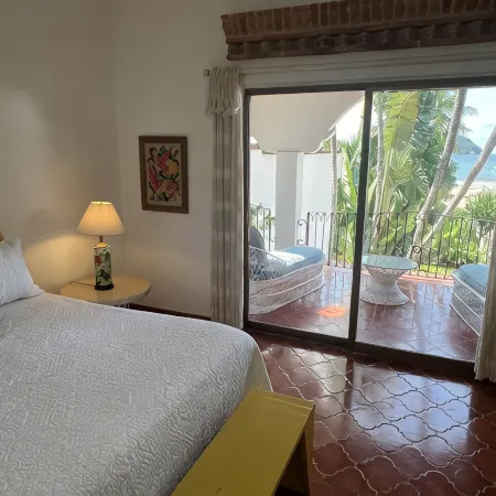 One Bedroom Oceanfront Villa Отели в г. Компостела