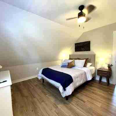 Charming Riverwest Retreat Rooms