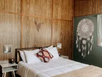 The Sawyer House-- Entire Home in the Heart of Sawyer Hotels in Chikaming Township